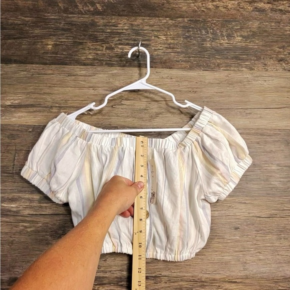 Olive & Grey Chic Beige Button-Up Crop Top - Picture 3 of 6